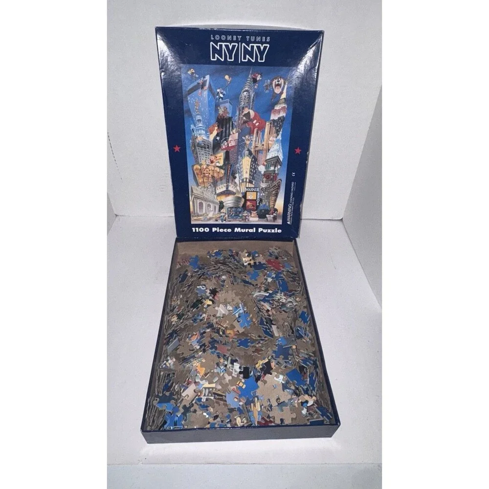 1996 Looney Tunes NY NY 1100 Pc Mural Puzzle Warner Bros Twin Towers Rare